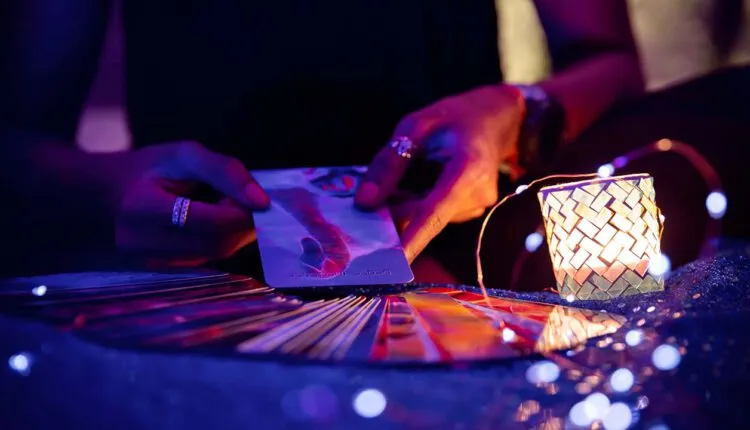 גילוי עתידות באינטרנט